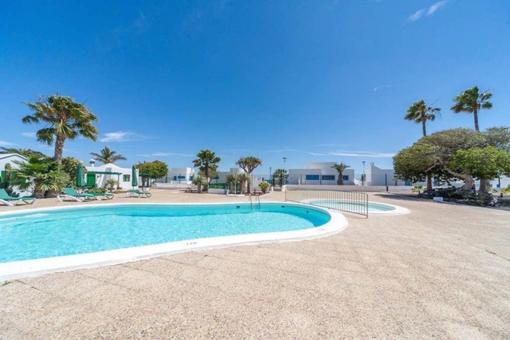 Bandama 14! 2 Bedroom Newly Renovated Bungalow, Los Pocillos, Puerto Del Carmen. Puerto del Carmen  Eksteriør bilde